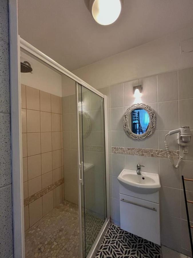 Appartement En Rez De Villa Beausite Mandelieu Esterno foto